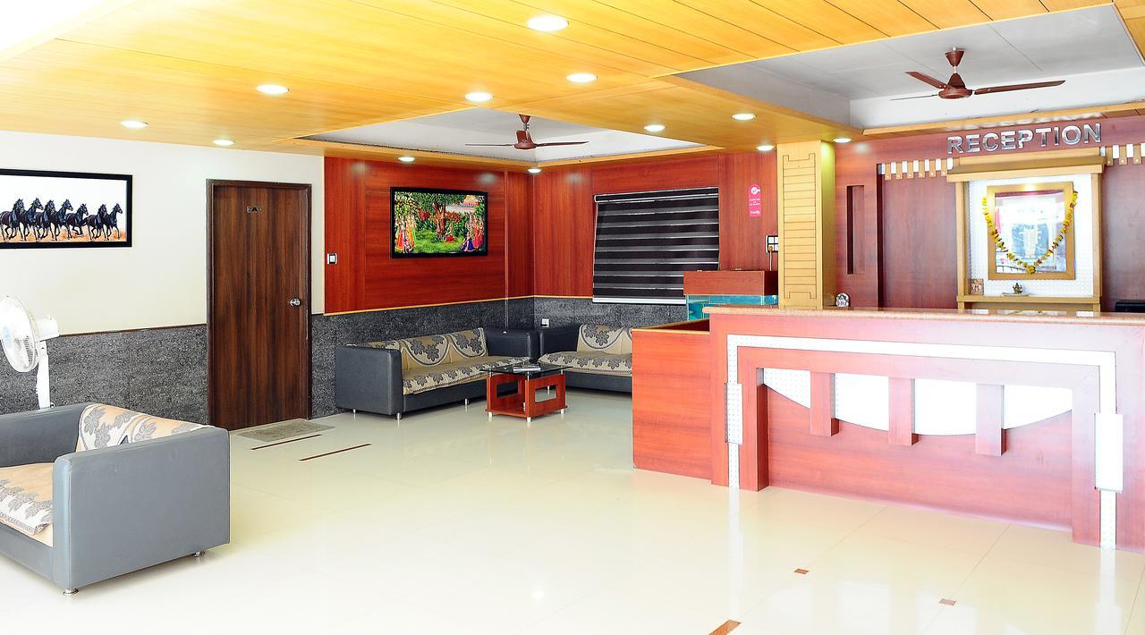 Hotel Bansi Dwārka Екстериор снимка