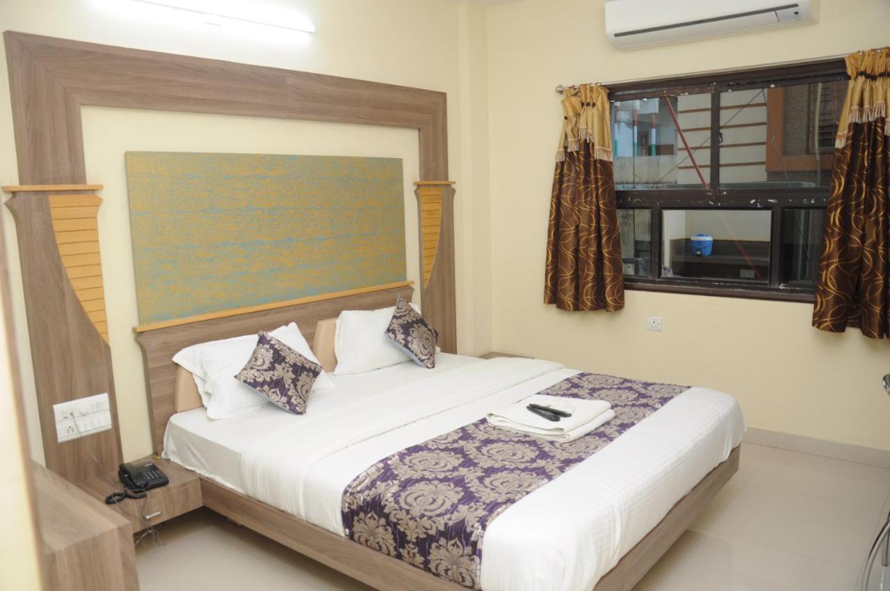 Hotel Bansi Dwārka Екстериор снимка
