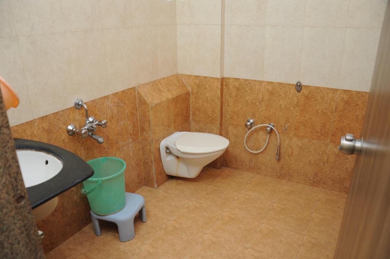 Hotel Bansi Dwārka Екстериор снимка